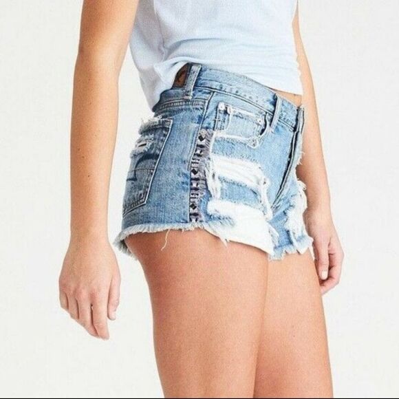 American Eagle Distressed Aztec Jean Shorts - Picture 1 of 7